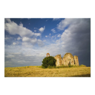 Italien, Toskana, Ruin der alten Kirche in der Tos Fotodruck