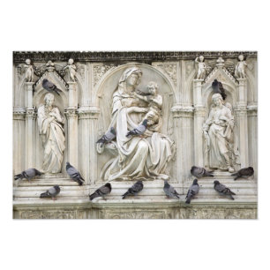 Italien, Toskana, Siena. Statuen und Vögel Fotodruck