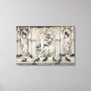 Italien, Toskana, Siena. Statuen und Vögel Leinwanddruck