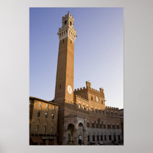 Italien, Toskana, Siena. Torre del Mangia auf Poster
