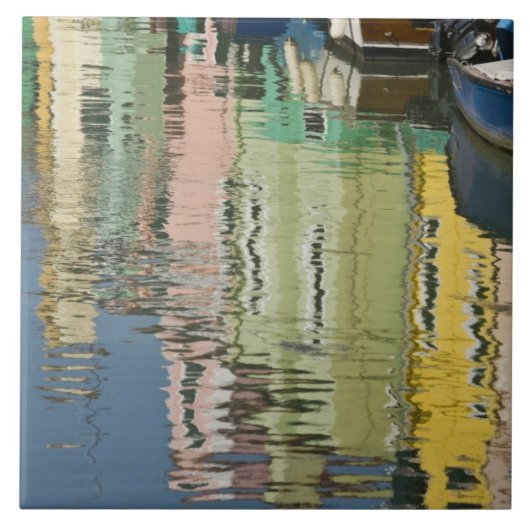 Italien, Venedig, Burano. Mehrfarbige Häuser entla Fliese (Vorderseite)