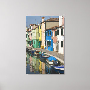 Italien, Venedig, Burano. Mehrfarbige Häuser entla Leinwanddruck