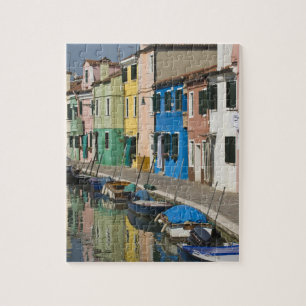 Italien, Venedig, Burano. Mehrfarbige Häuser entla Puzzle