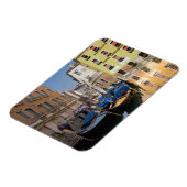 Italien, Venedig, Gondeln entlang des Kanals Magnet (Linke Seite)