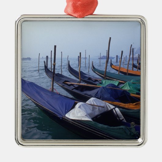 Italien, Venedig. Gondeln. Silbernes Ornament (Vorne)