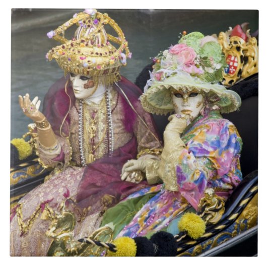 Italien, Venedig. In Kostümen gekleideter Paar für Fliese (Vorderseite)