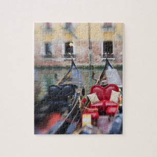 Italien, Venedig, Selektiver Fokus auf Gondel in d Puzzle