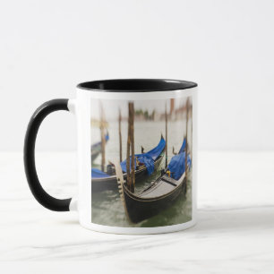 Italien, Venedig, Selektiver Fokus auf Gondel in d Tasse