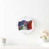 Italienisch-amerikanische Waving Flag Runde Wanduhr (Zuhause)