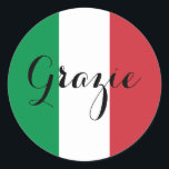 Italienische Flagge Elegante Kalligrafie Grazie Runder Aufkleber<br><div class="desc">Grazie ...  eine italienische Sprache danke Ihnen Nachricht gegen die Farben der italienischen Flagge. Sie können den modernen eleganten Kalligrafiestil ändern,  um Ihre eigene Textnachricht zu erstellen. Probieren Sie einen anderen Schriftart Stil,  Größe und Farbe und personalisieren Sie das Textdesign,  um Ihre eigenen typografischen Aufkleber zu machen.</div>