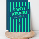 Italienische Grußkarte Tanti auguri blau Geburtsta<br><div class="desc">Eine atemberaubend minimalistisch blaue italienische Geburtstagskarte mit neongrünen Streifen und Kerze. Diese Karte kann mit dem Namen des Geburtstags personalisiert werden.</div>
