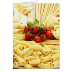 Italienische Küche. Teigwaren und Tomaten.