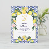 Italienische Lemon Blue Tiles Mediterranean Weddin Save The Date (Stehend Vorderseite)