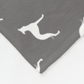 Italienischer Windhund-Silhouette-Muster Fleecedecke (Ecke)