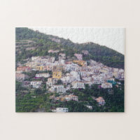 Italienisches Dorf auf dem Hügel Herausforderung