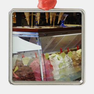 Italienisches gelato im Einkommen Silbernes Ornament