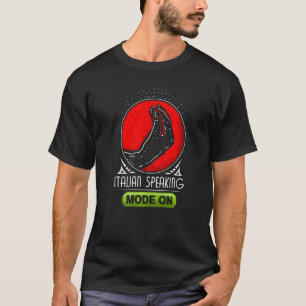 Italienisches Handzeichen für einen italienischen T-Shirt