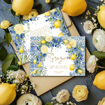 Italienisches Lemon Blue Tiles Italien Brautparty Dankeskarte<br><div class="desc">Transport Sie Ihre Gäste in ein mediterranes Paradies mit unserem Lemon und Blue Tile Brautparty Dankeschön Karten! Dieses bezaubernde Design besticht durch lebendige Aquarellfarben-Zitronen, ergänzt durch die aufwändigen blauen Fliesen, die an italienische oder marokkanische Muster erinnern und mit zarten blauen Blumen geschmückt sind. Diese Karte ist perfekt für eine schicke...</div>