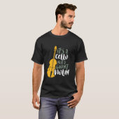 It's A Cello Not Giant Violin Funny Musician T-Shirt (Vorne ganz)