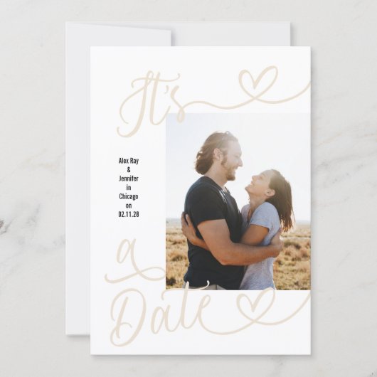 It's A Date | 4 Photo | Calligraphy Wedding Save The Date (Vorderseite)