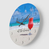 It's Always Five O'Clock at the Beach Happy Hour Große Wanduhr (Winkel)