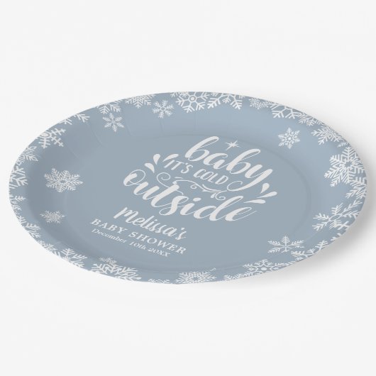 It's Cold Outside Blue Boy Winter Baby Shower Pappteller (Schrägansicht)