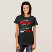 It's Either Serial Killer Doentaries Or Christmas  T-Shirt (Vorne ganz)
