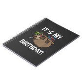 It's My Birthday Cute Sloth Party Outfit T-Shirt Notizblock (Linke Seite)