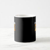 Its Not Easy Being My Wifes Arm Candy But Here I A Kaffeetasse (Mittel)