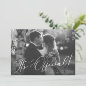 It's Official! Chic Script Wedding Photo Elopement Einladung (Stehend Vorderseite)