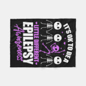 Its Ok To Be A Little Different Epilepsy Awareness Fleecedecke (Vorderseite (Horizontal))