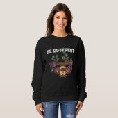 It's okay to be different Sei Anders Owl Bat Sweatshirt (Vorne ganz)