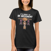 It's okay to be different Sei Anders Squirrel Bat T-Shirt (Vorderseite)
