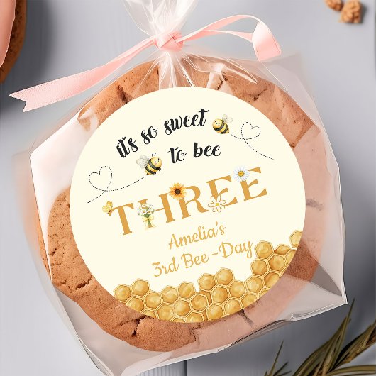 It's So Sweet To Bee 3rd Birthday Runder Aufkleber