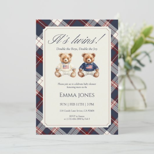Its Twins Double Plaid teddy bear Baby Shower Einladung (Stehend Vorderseite)