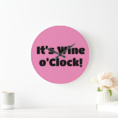 It's Wine o'Clock Clock Große Wanduhr (Zuhause)