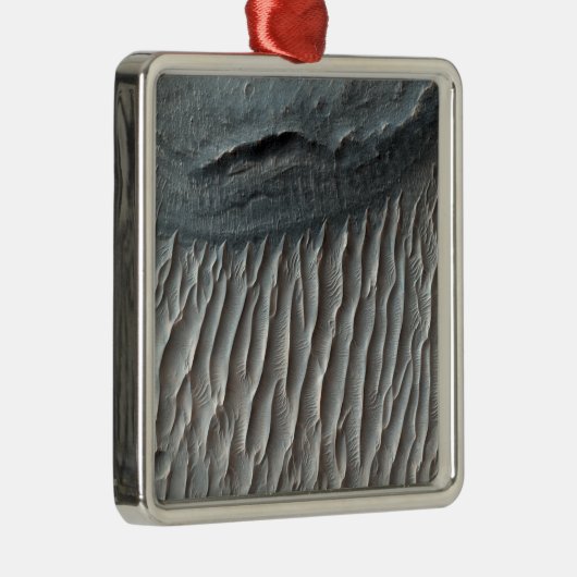 Ius Chasma, eine große Schlucht auf den Mars Ornament Aus Metall (Rechts)