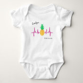 IVF Baby Pineapherat mit Name v2 Strampler (Vorderseite)