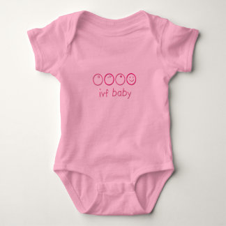 IVF Baby von Ei zu Baby Strampler