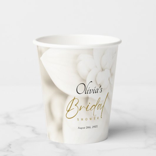 Ivory Bloom & Elegantes Gold Script Brautparty Pappbecher (Vorderseite)
