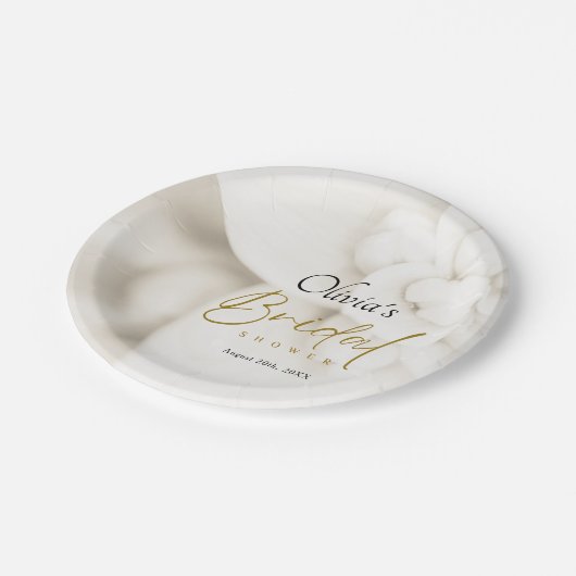 Ivory Bloom & Elegantes Gold Script Brautparty Pappteller (Schrägansicht)