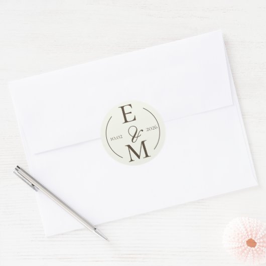 Ivory Coffee Monogram Date Wedding Runder Aufkleber (Umschlag)