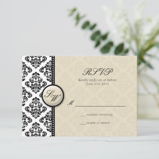 Ivory Damask Monogram Wedding RSVP (Stehend Vorderseite)