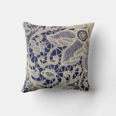 Ivory Lace Blue Two Tone Wedding Newlywed Gift Kissen (Rückseite)