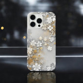 Ivory Petal iPhone Hülle