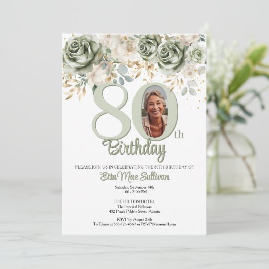 Ivory Sage green Floral border 80th birthday Photo Einladung (Stehend Vorderseite)