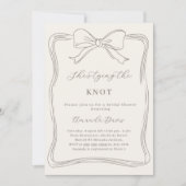 Ivory She's Tying the Knot Neutral Bridal Shower Einladung (Vorderseite)