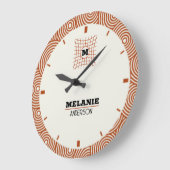 Ivory with White Geometric Monogram Elegant Gift Große Wanduhr (Winkel)