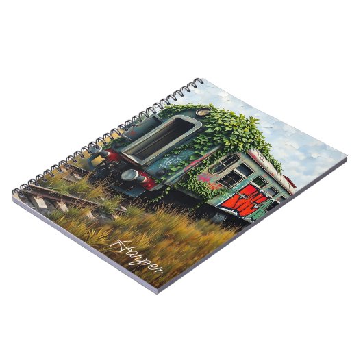 Ivy and Graffiti  Covered Abandoned Train  Notizblock (Linke Seite)