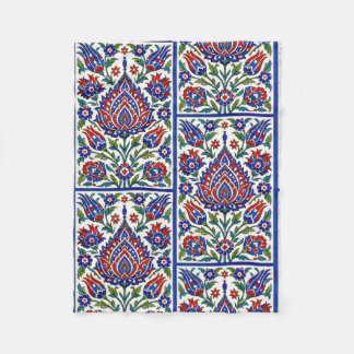 Iznik - Turkish Ottoman pattern with flowers tulip Fleecedecke